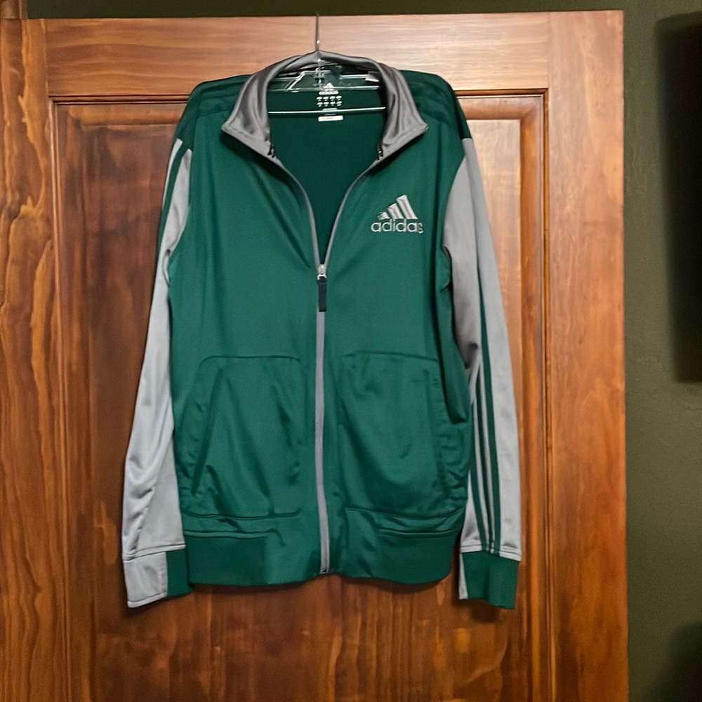 ADIDAS JACKET. SIZE MEDIUM